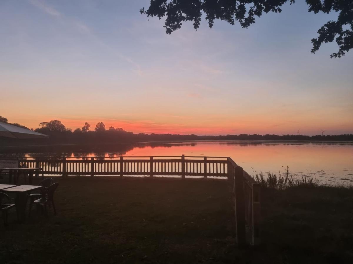 Camping Les Rives Du Lac Bois Morin Εξωτερικό φωτογραφία